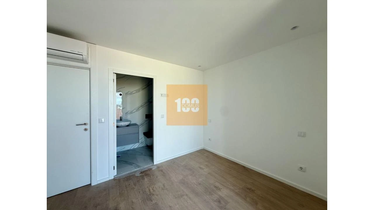 Apartamento T2 para Venda em Cedofeita, Santo Ildefonso, Sé, Miragaia, São Nicolau e Vitória Foto 17