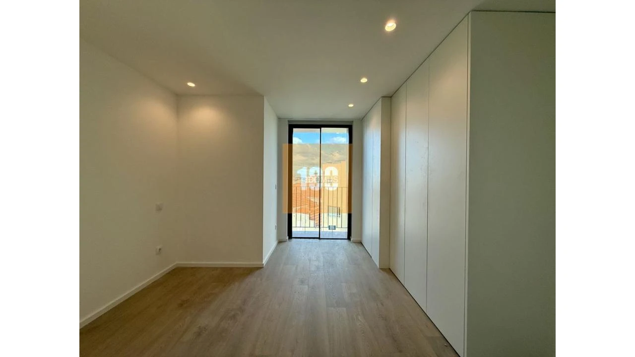 Apartamento T2 para Venda em Cedofeita, Santo Ildefonso, Sé, Miragaia, São Nicolau e Vitória Foto 19