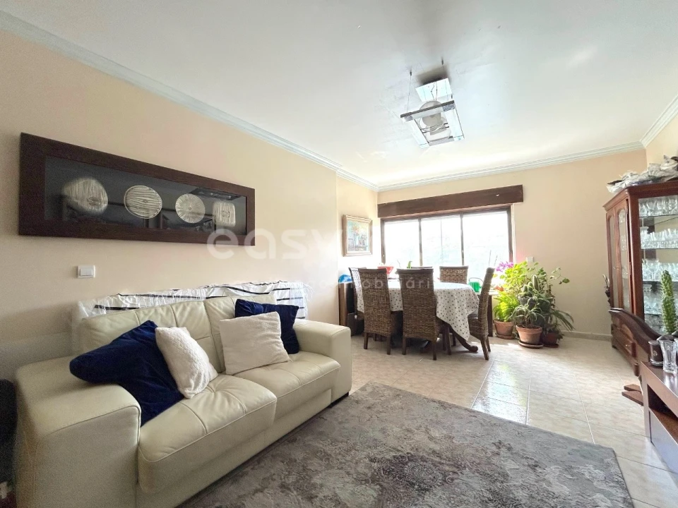 Apartamento T2 para Venda em Falagueira-Venda Nova Foto 1