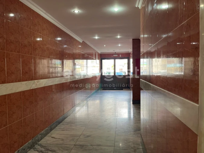 Apartamento T2 para Venda em Falagueira-Venda Nova Foto 17