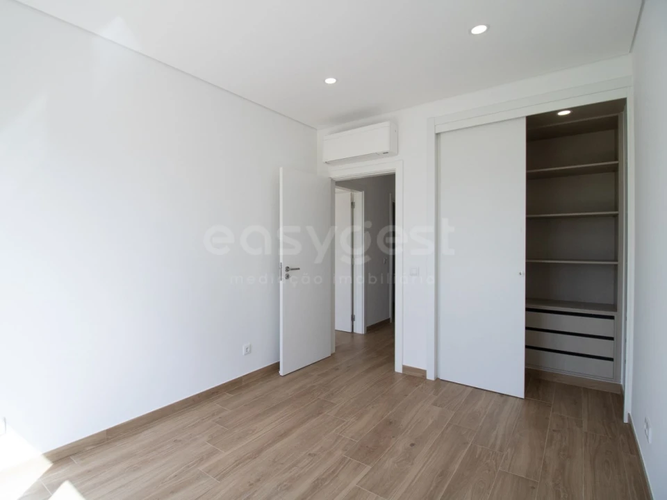 Quinta T2 para Venda em Altura Foto 28