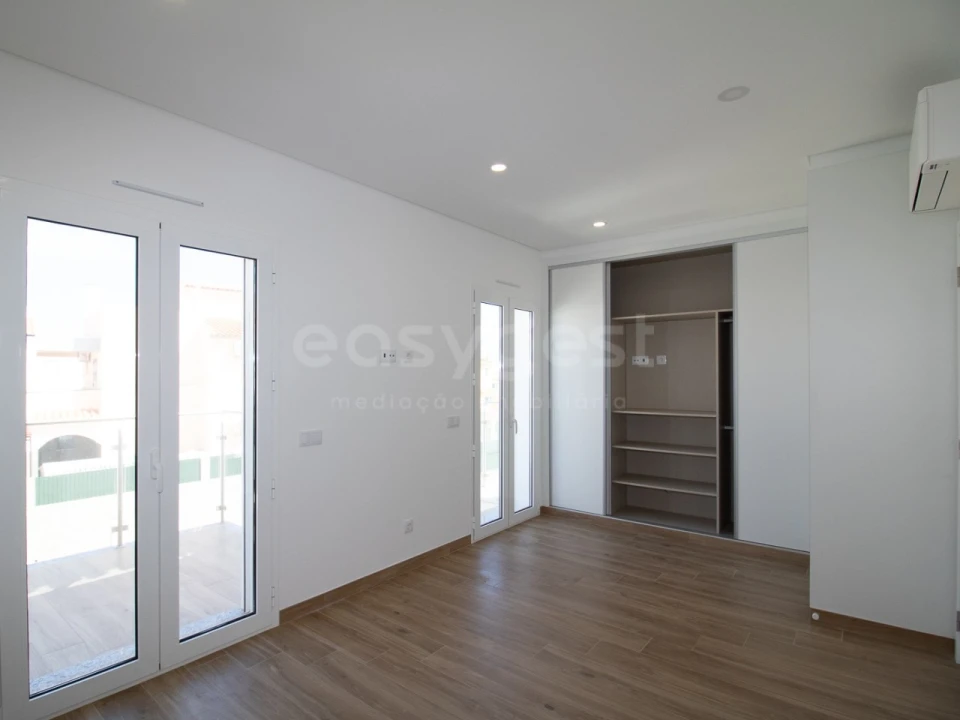 Quinta T2 para Venda em Altura Foto 36