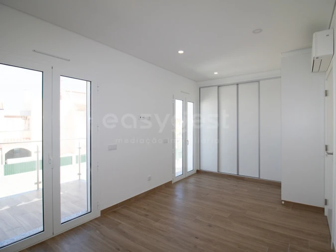 Quinta T2 para Venda em Altura Foto 38