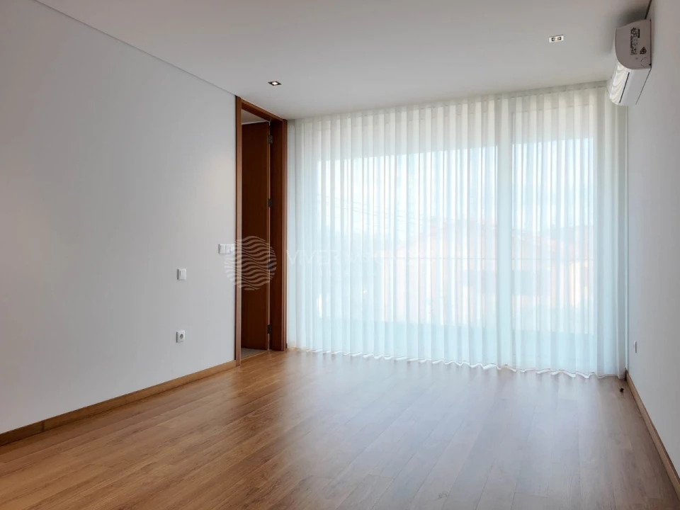 Moradia T7 para Venda em Meixomil Foto 36