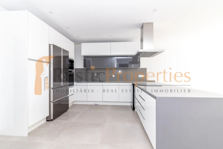 Apartamento T2 para Venda em Loule (São Sebastião) Foto 3