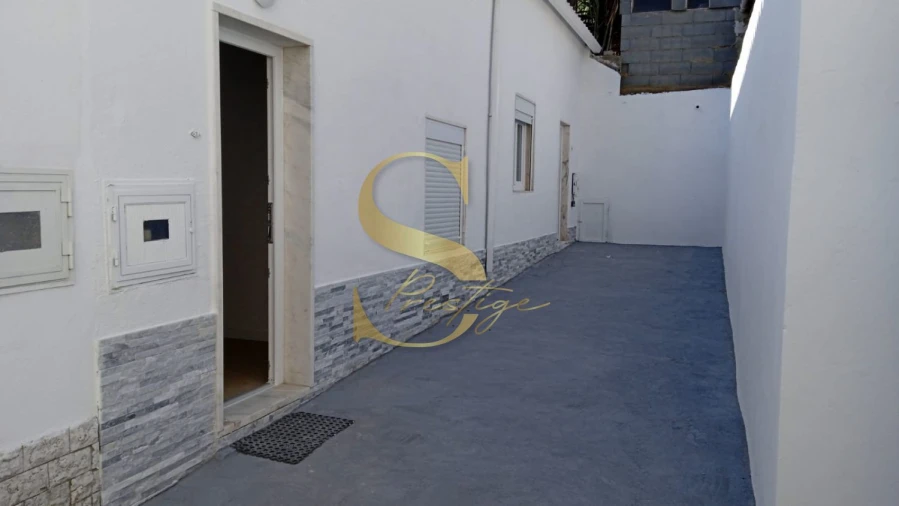 Moradia T9 para Venda em Ajuda