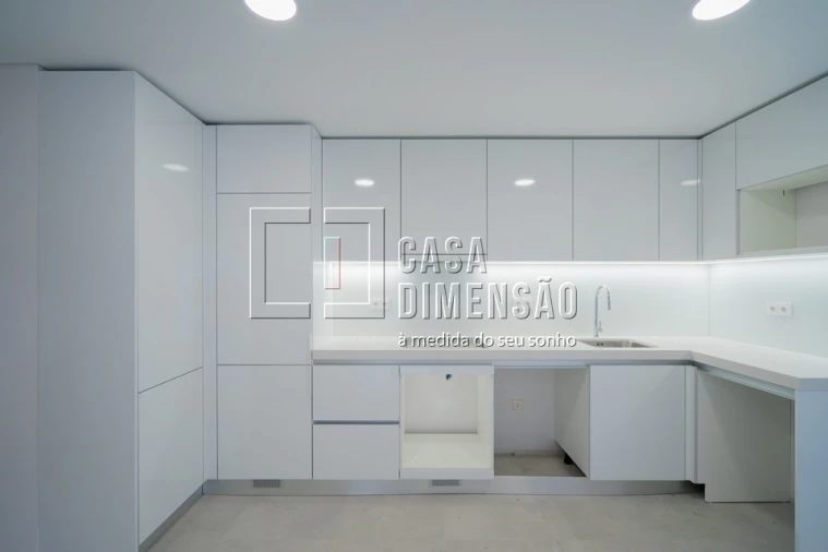 Apartamento T2 para Venda em Venteira Foto 17