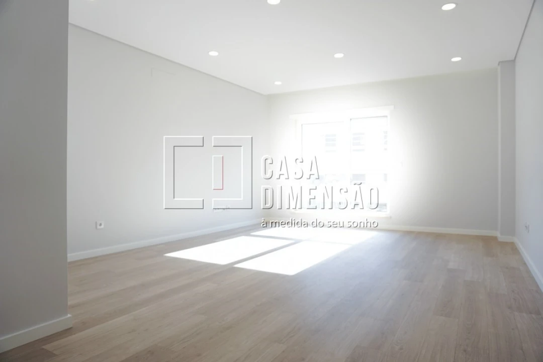 Apartamento T2 para Venda em Venteira Foto 3