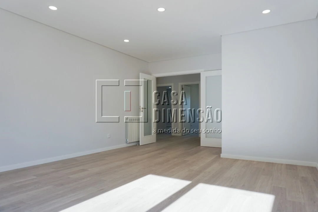 Apartamento T2 para Venda em Venteira Foto 4