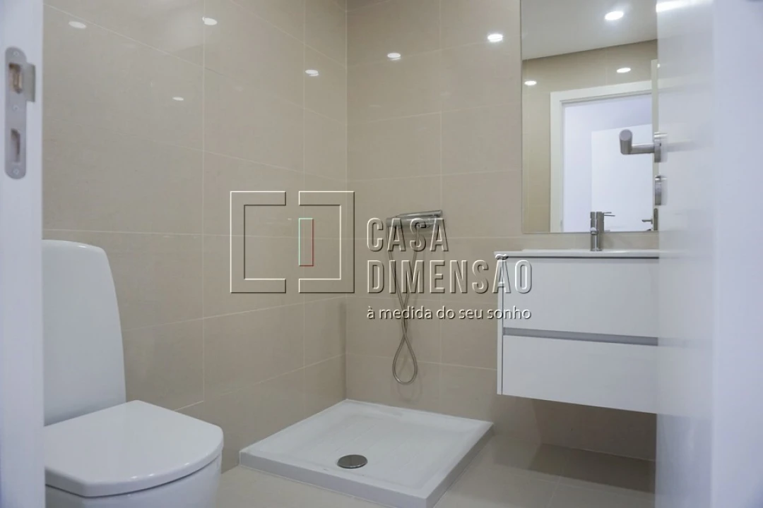 Apartamento T2 para Venda em Venteira Foto 22