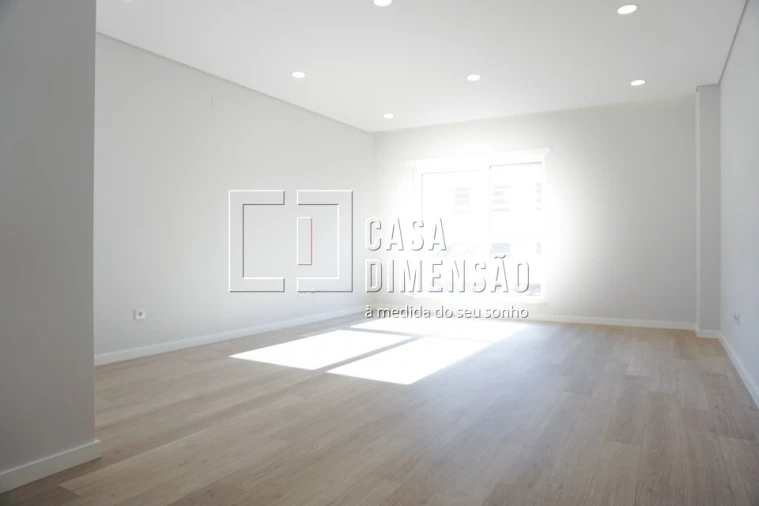 Apartamento T2 para Venda em Venteira Foto 3