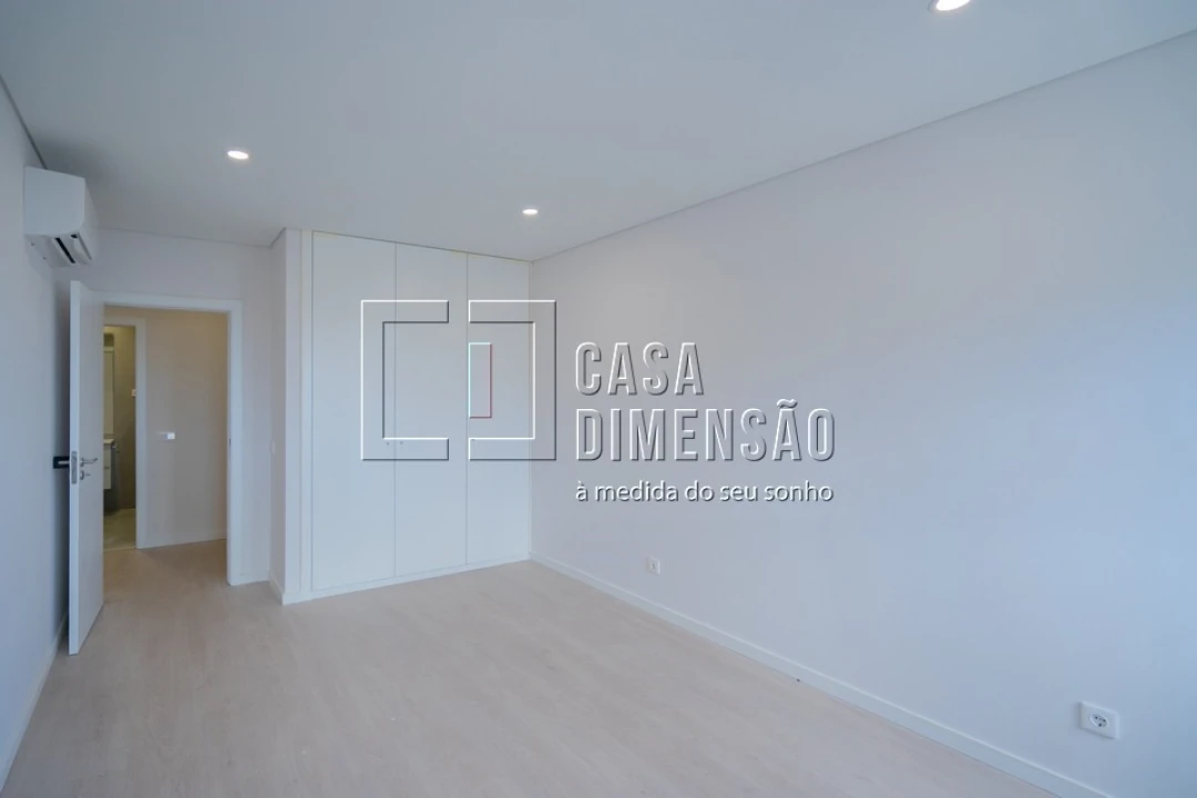Apartamento T2 para Venda em Carnaxide e Queijas Foto 24