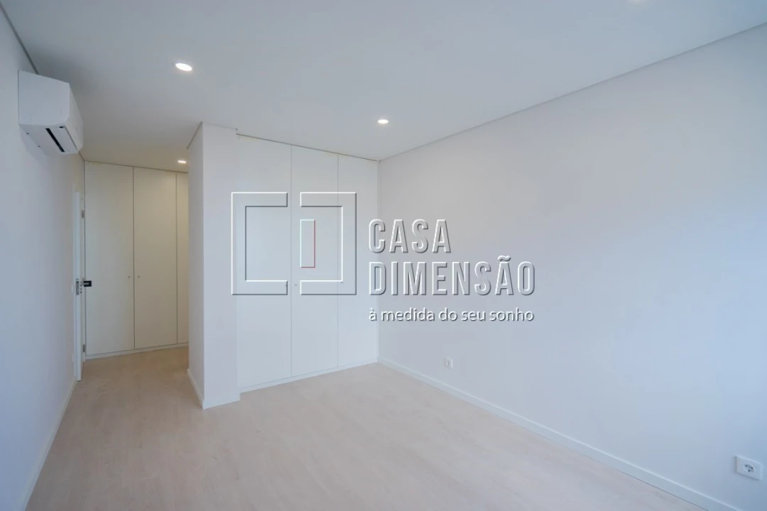 Apartamento T2 para Venda em Carnaxide e Queijas Foto 28
