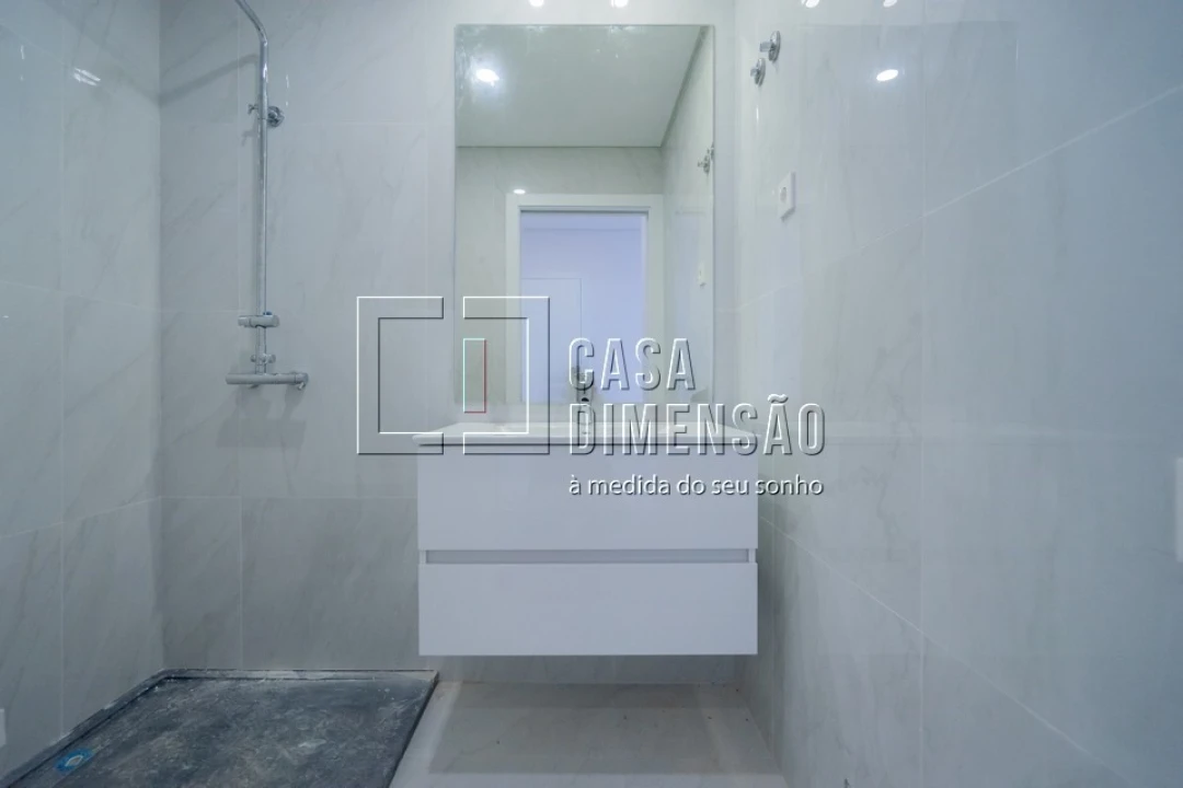 Apartamento T2 para Venda em Carnaxide e Queijas Foto 30