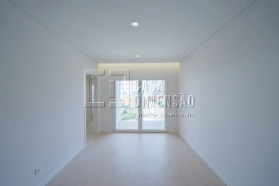 Apartamento T2 para Venda em Carnaxide e Queijas
