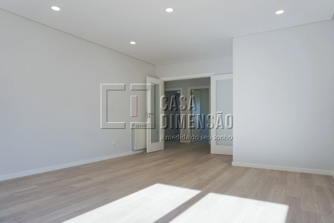 Apartamento T2 para Venda em Carnaxide e Queijas Foto 4