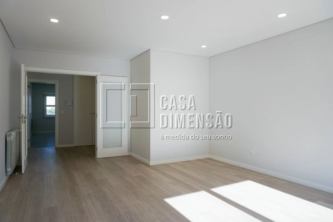 Apartamento T2 para Venda em Carnaxide e Queijas Foto 5