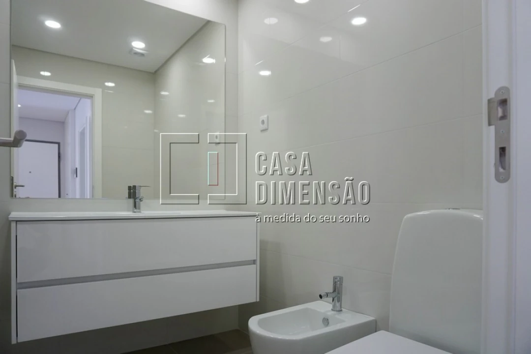 Apartamento T2 para Venda em Carnaxide e Queijas Foto 11