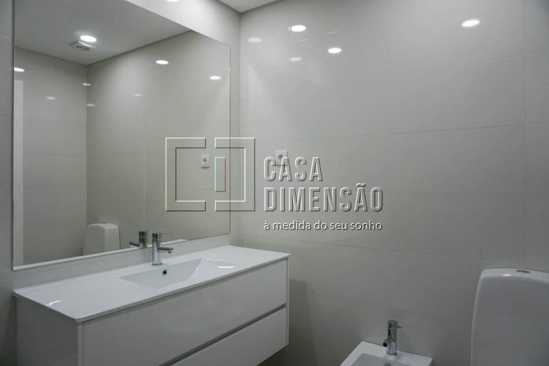Apartamento T2 para Venda em Carnaxide e Queijas Foto 13