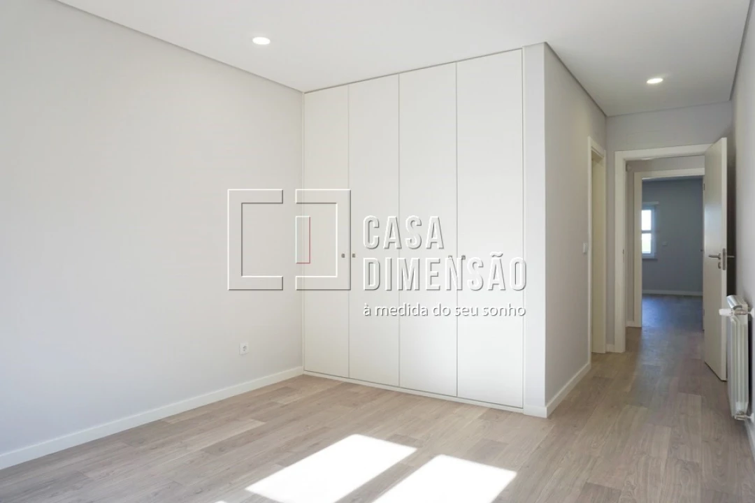 Apartamento T2 para Venda em Carnaxide e Queijas Foto 20
