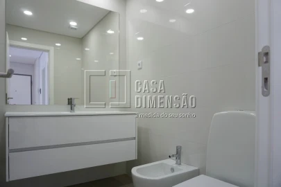 Apartamento T2 para Venda em Carnaxide e Queijas