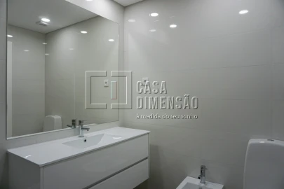 Apartamento T2 para Venda em Carnaxide e Queijas