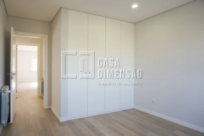 Apartamento T2 para Venda em Carnaxide e Queijas