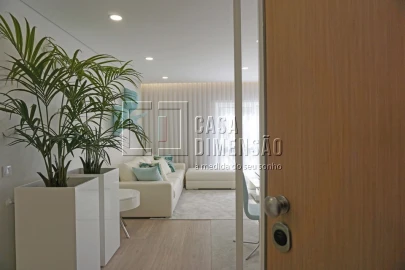 Apartamento T2 para Venda em Carnaxide e Queijas