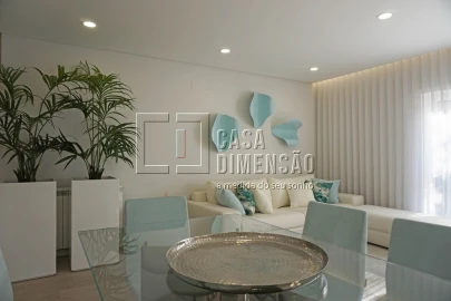 Apartamento T2 para Venda em Carnaxide e Queijas