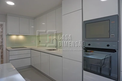 Apartamento T2 para Venda em Carnaxide e Queijas