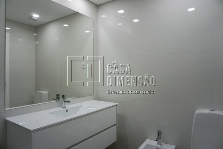 Apartamento T2 para Venda em Carnaxide e Queijas Foto 13