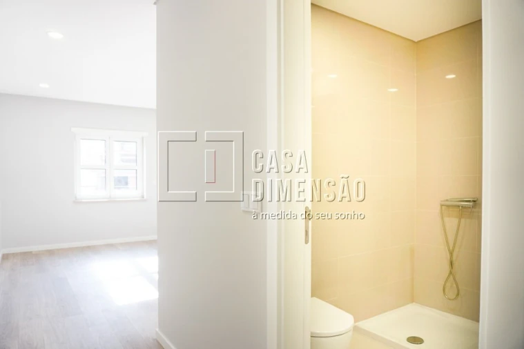 Apartamento T2 para Venda em Carnaxide e Queijas Foto 17