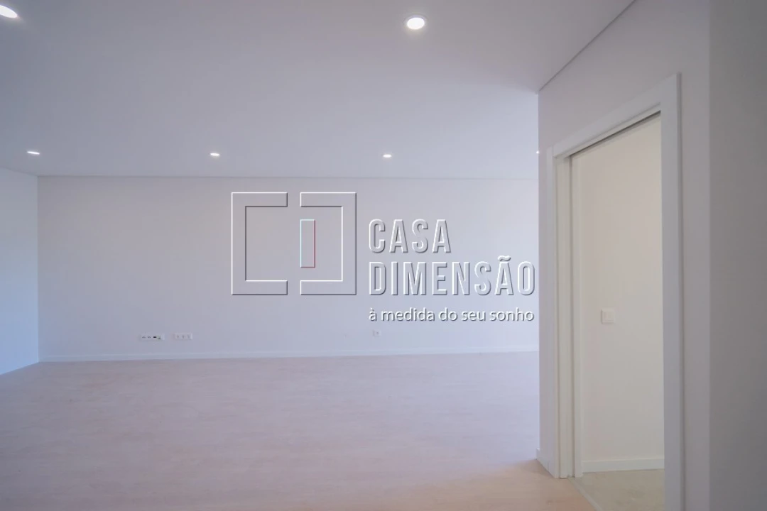 Apartamento T3 para Venda em Venteira Foto 3