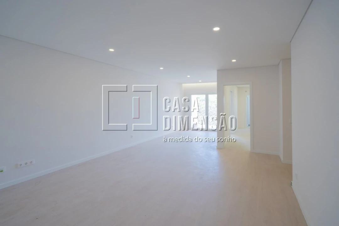 Apartamento T3 para Venda em Venteira Foto 5