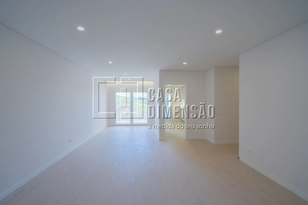 Apartamento T3 para Venda em Venteira Foto 6