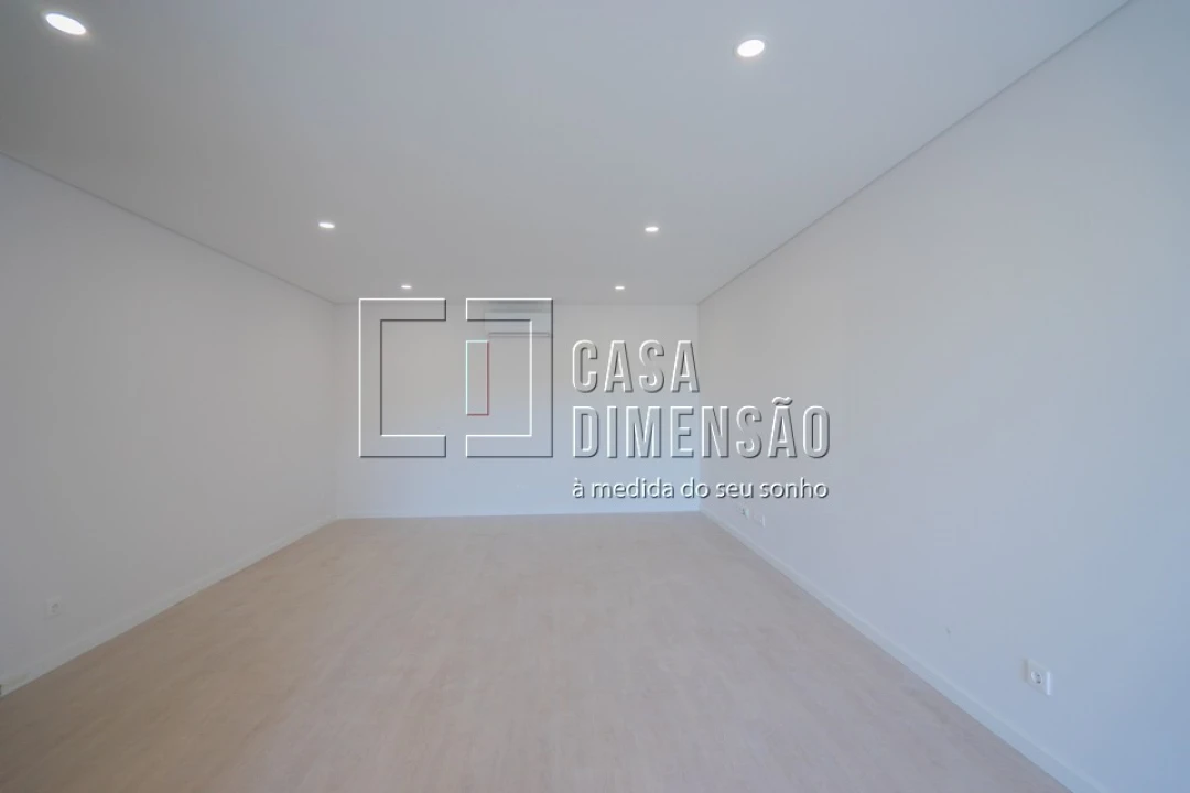 Apartamento T3 para Venda em Venteira Foto 7