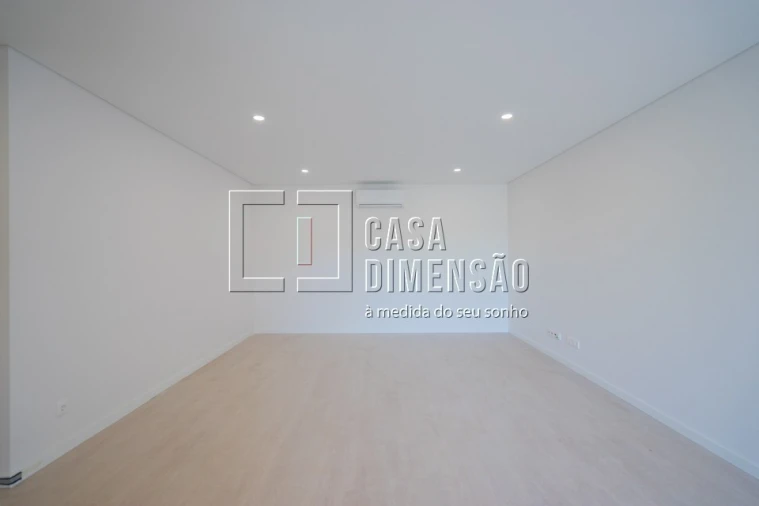 Apartamento T3 para Venda em Venteira Foto 8