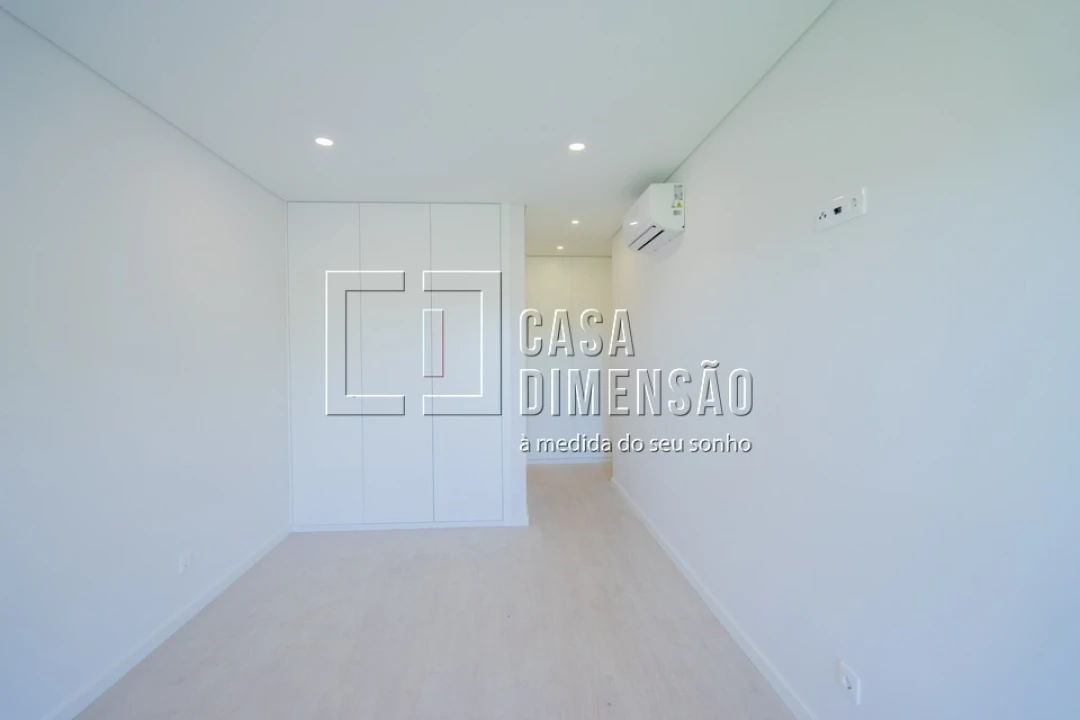 Apartamento T3 para Venda em Carnaxide e Queijas Foto 37