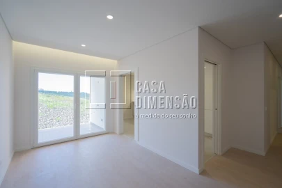 Apartamento T3 para Venda em Carnaxide e Queijas