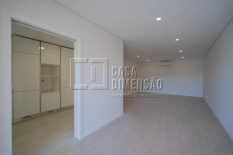 Apartamento T3 para Venda em Carnaxide e Queijas Foto 14