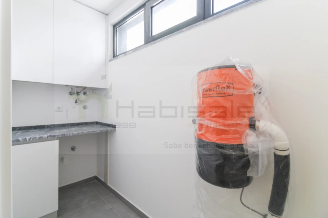 Moradia T5 para Venda em Loures Foto 70