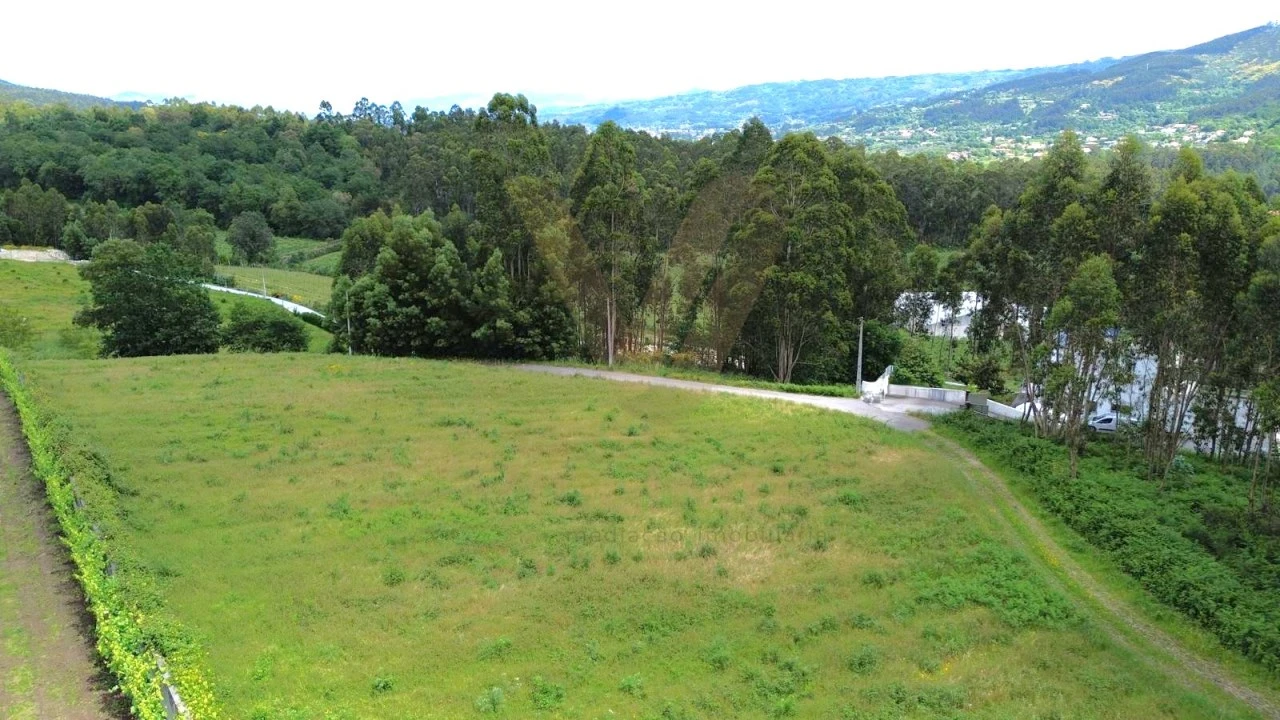 Terreno para Venda em Refoios do Lima Foto 1
