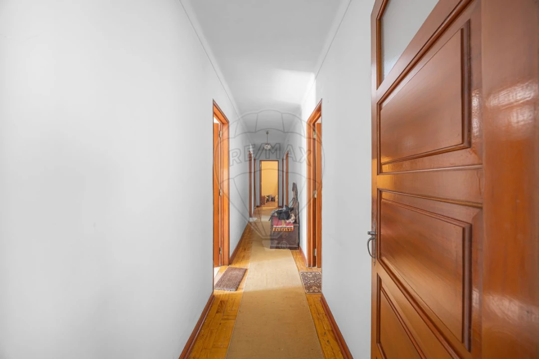 Moradia T5 para Venda em Carvoeira e Carmões Foto 16