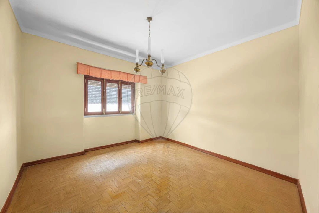 Moradia T5 para Venda em Carvoeira e Carmões Foto 13