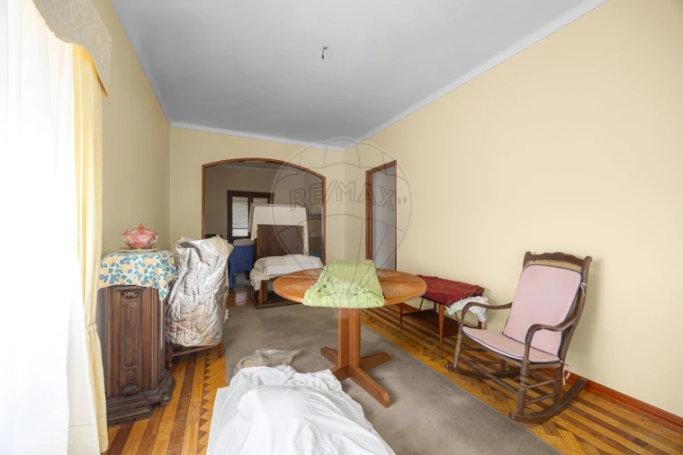 Moradia T5 para Venda em Carvoeira e Carmões Foto 12