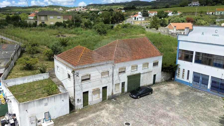 Moradia T5 para Venda em Carvoeira e Carmões Foto 2