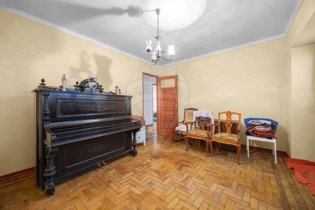 Moradia T5 para Venda em Carvoeira e Carmões Foto 11