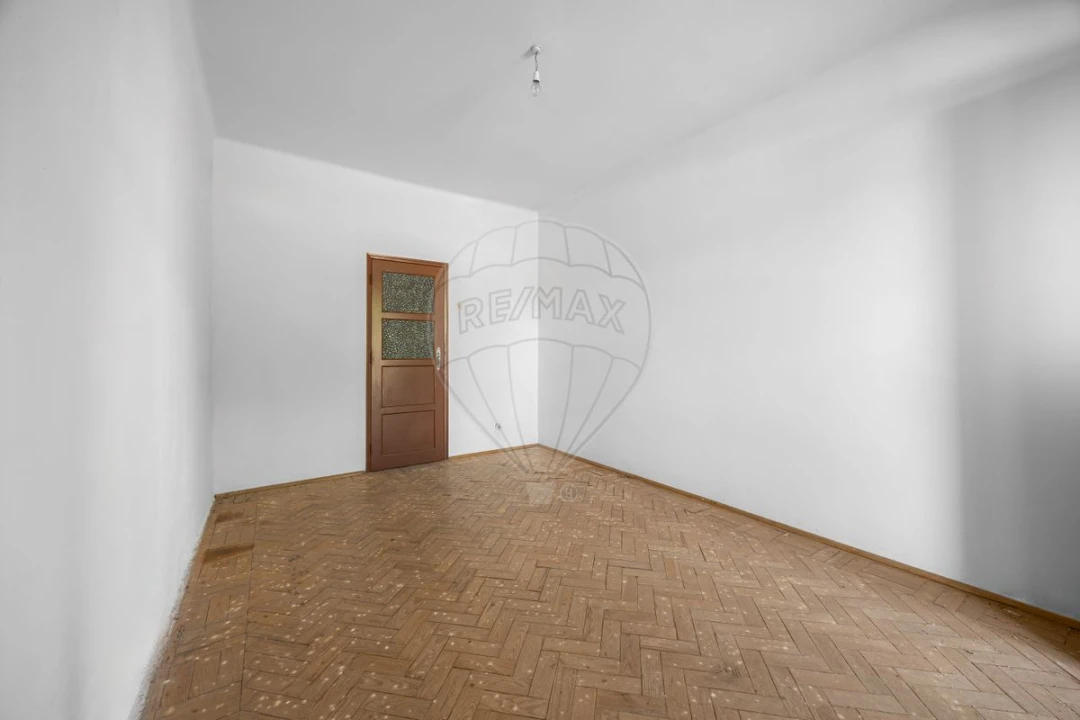 Moradia T5 para Venda em Carvoeira e Carmões Foto 15