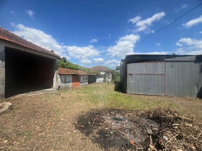 Terreno para Venda em Paços de Brandão Foto 5