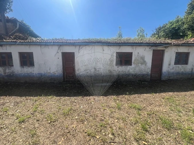 Terreno para Venda em Paços de Brandão Foto 4